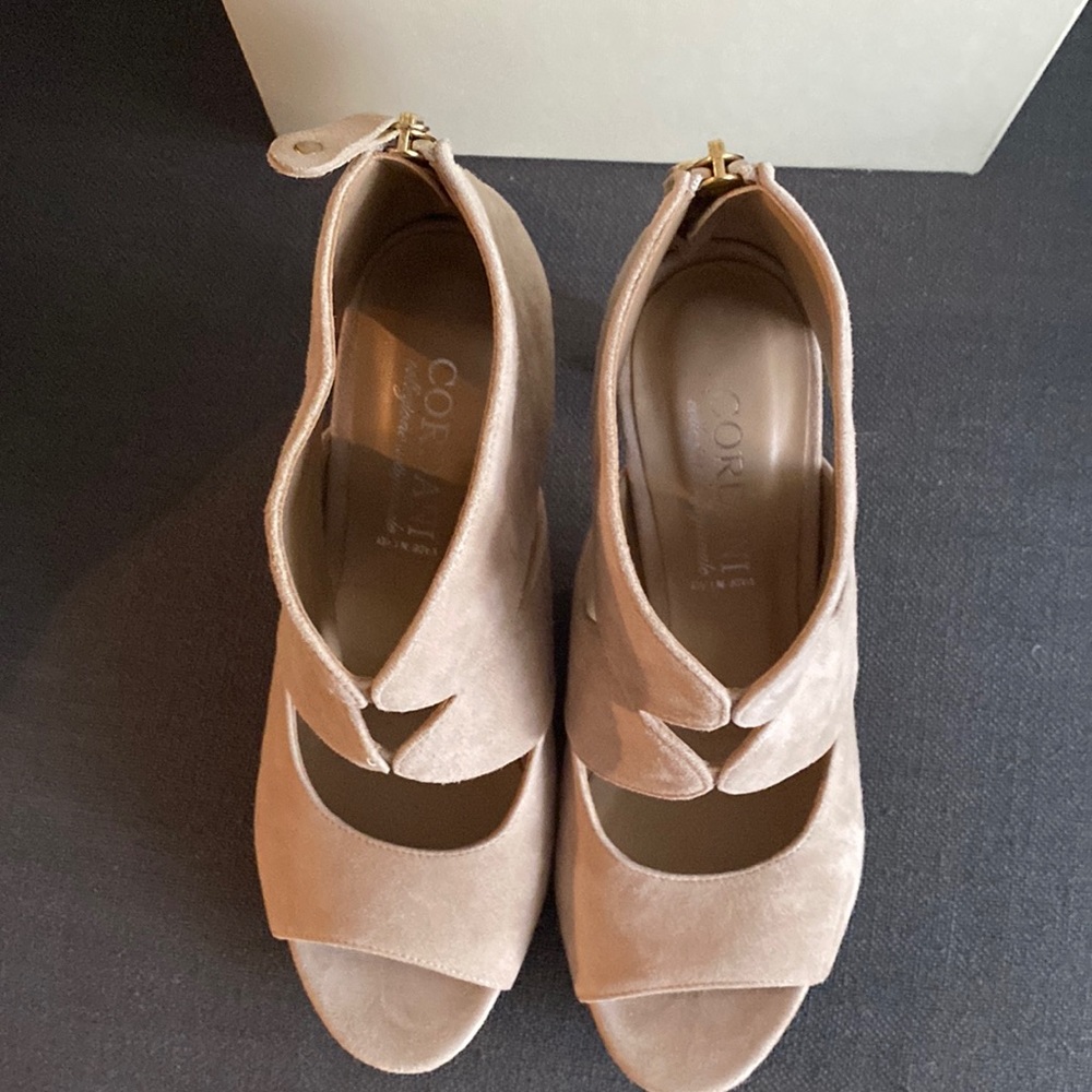 Cordani Ladies Shoes.  Never worn.  Beautiful for Easter Sunday!
